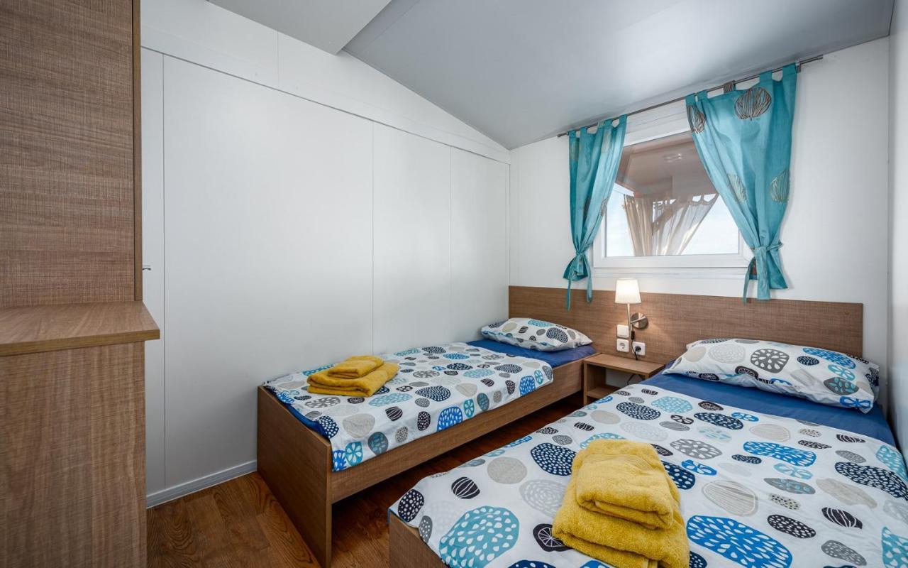 Panorama Mobile Homes In Camping Park Umag Room photo