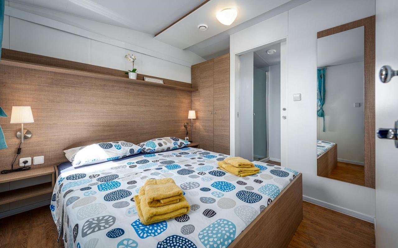 Panorama Mobile Homes In Camping Park Umag Room photo